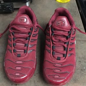 Women size 6 air max plus